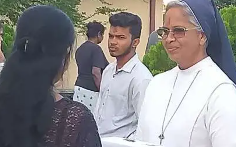 Sisters-Sri-Lanka