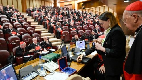 Остання конгрегація перед Конклавом: анулювання “Персня рибалки” і печатки Франциска