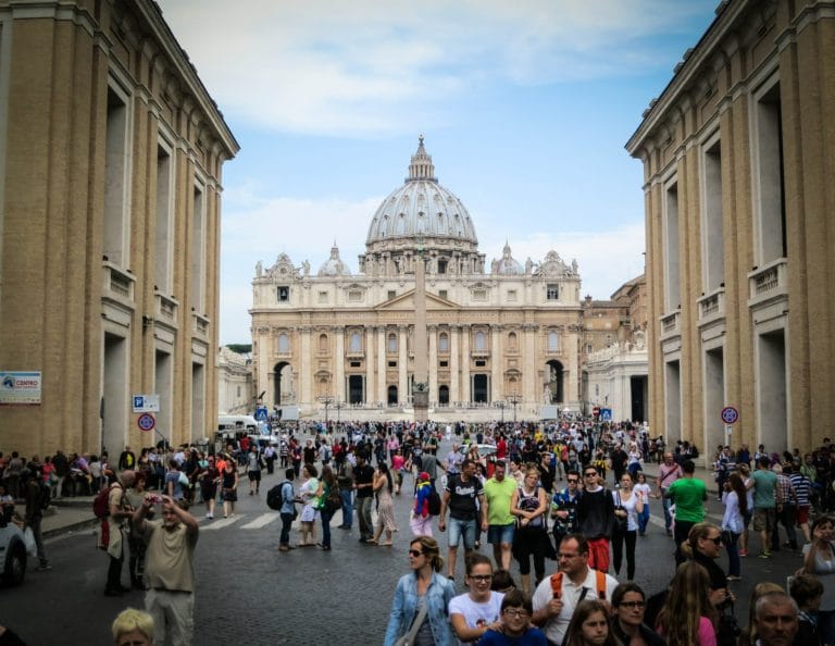 vatican-594612_1920-768x594