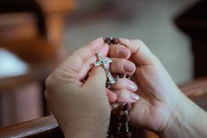 Modlitwa-rozancowa-fot.-pixabay.com_-1024x682