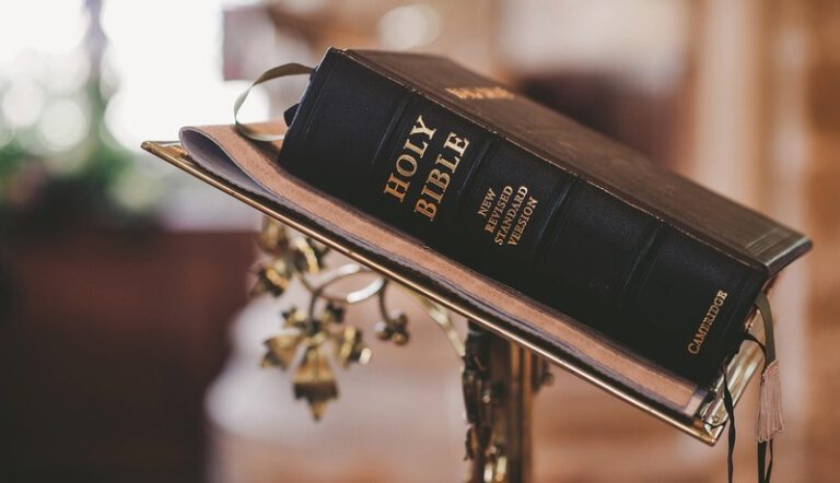 bible-2110439_1280-1-768x442