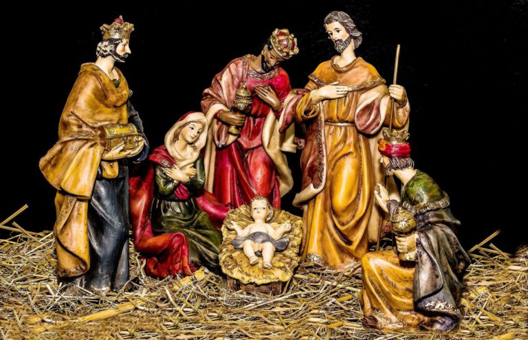 christmas-crib-figures-gbeba0b28c_1920-768x495