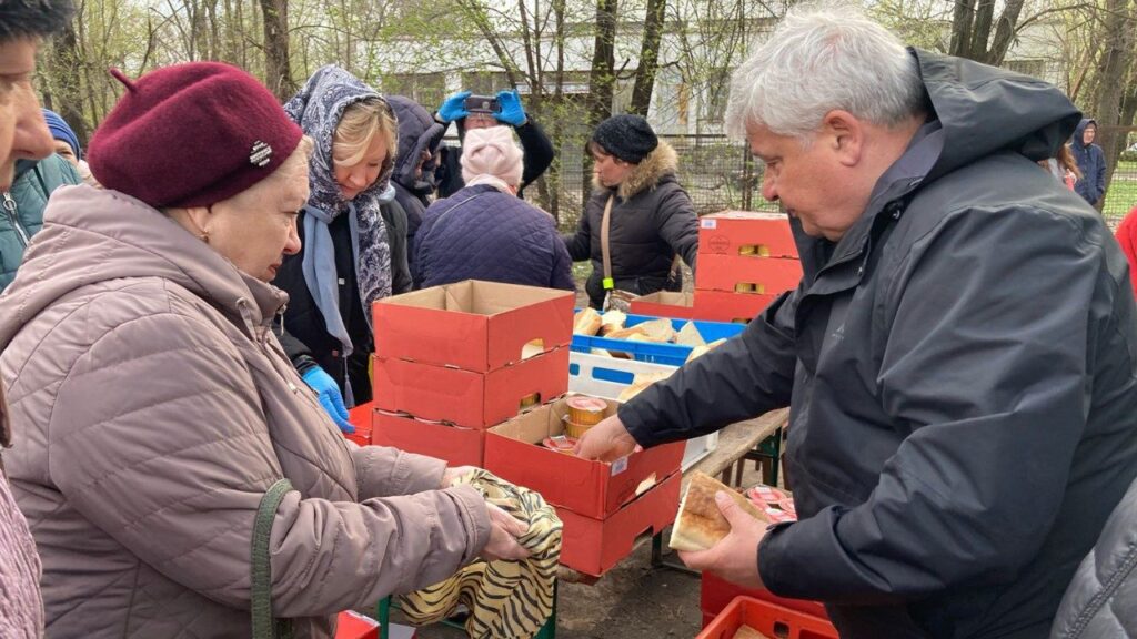Нагороду від України кардинал Краєвський присвятив благодійникам