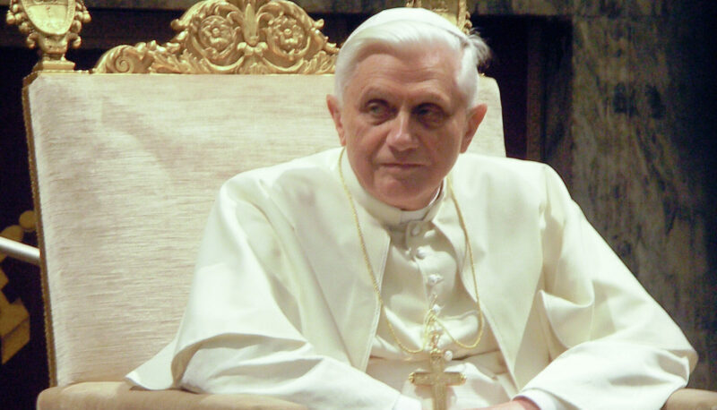Pope_Benedictus_XVI_january20_2006_2_mod-e1707935096626