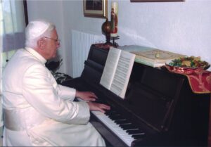 B16 piano