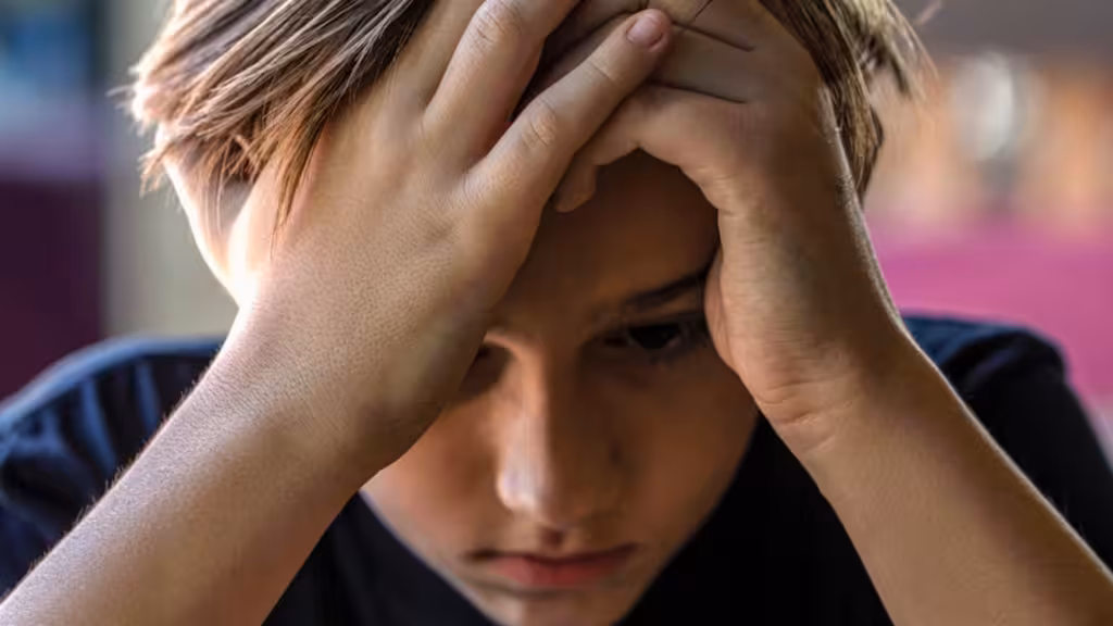 AnxiousKid080726_zwzt6j