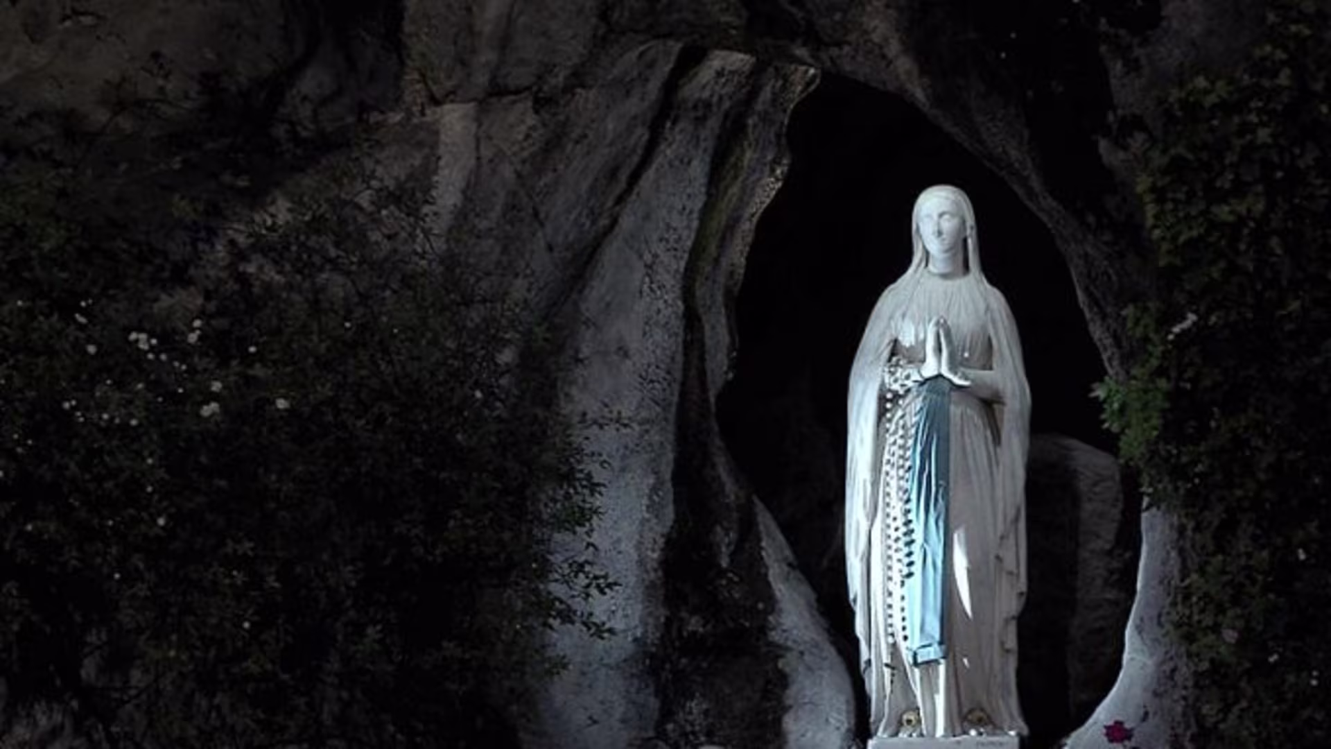 The_grotto_where_Our_Lady_of_Lourdes_is_said_to_appeared_in_Lourdes_France_on_May_14_2015_Credit_Alessio_Di_Cintio_CNA_5_15_15